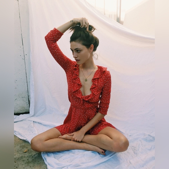 Realisation‎ Red Silk Alexandra Star Print Wrap Mini Dress XS Ruffle Neckline - Picture 1 of 13